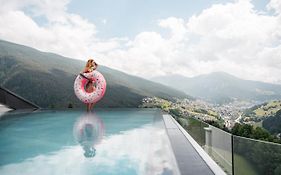 La Cort My Dollhouse - Adults Only